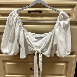 Linen blend Abercrombie tie crop top with puffy sleeves